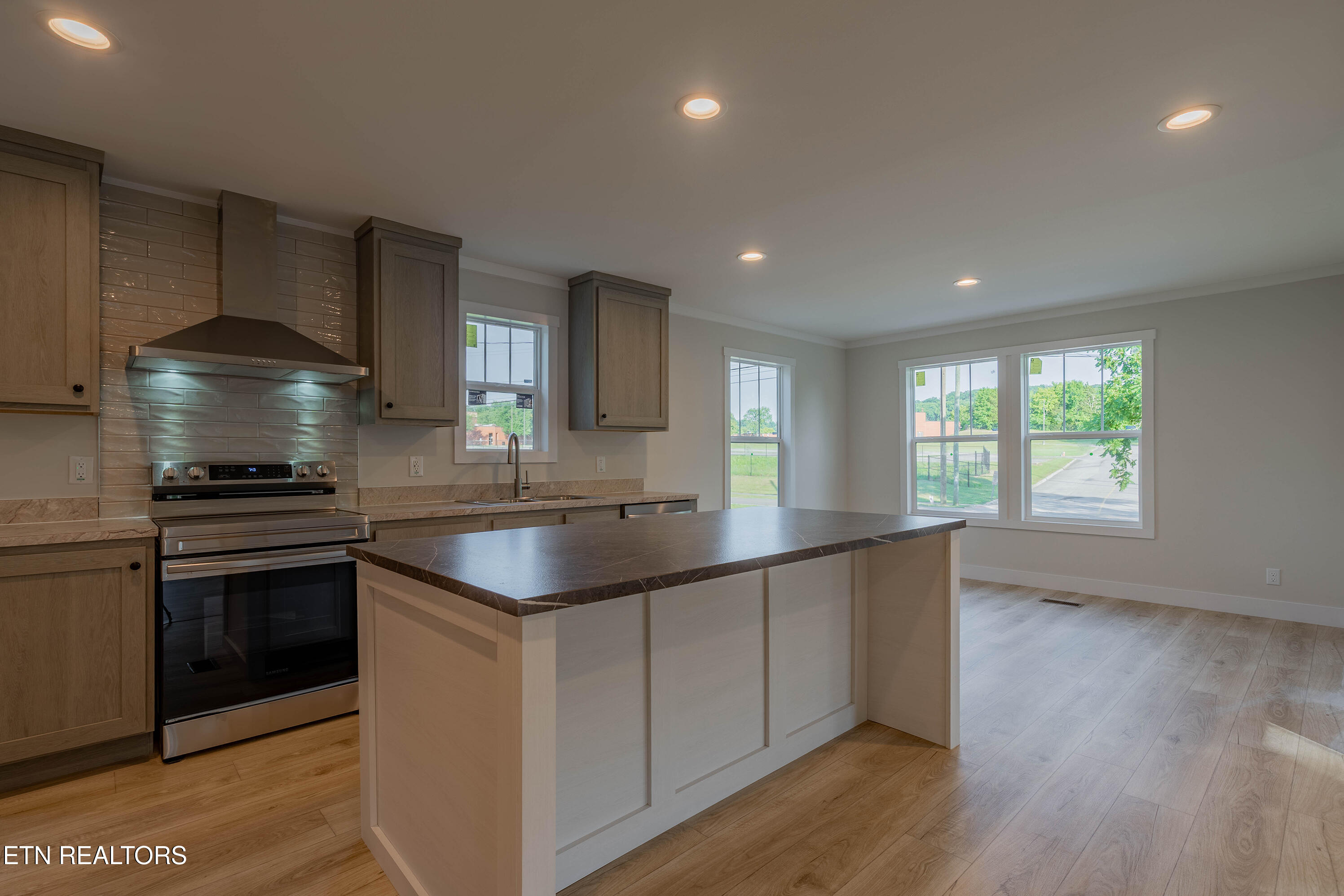 2113 Tipton Station Road Knoxville, TN 37920 - Photo 7 of 27 A7300337-HDR