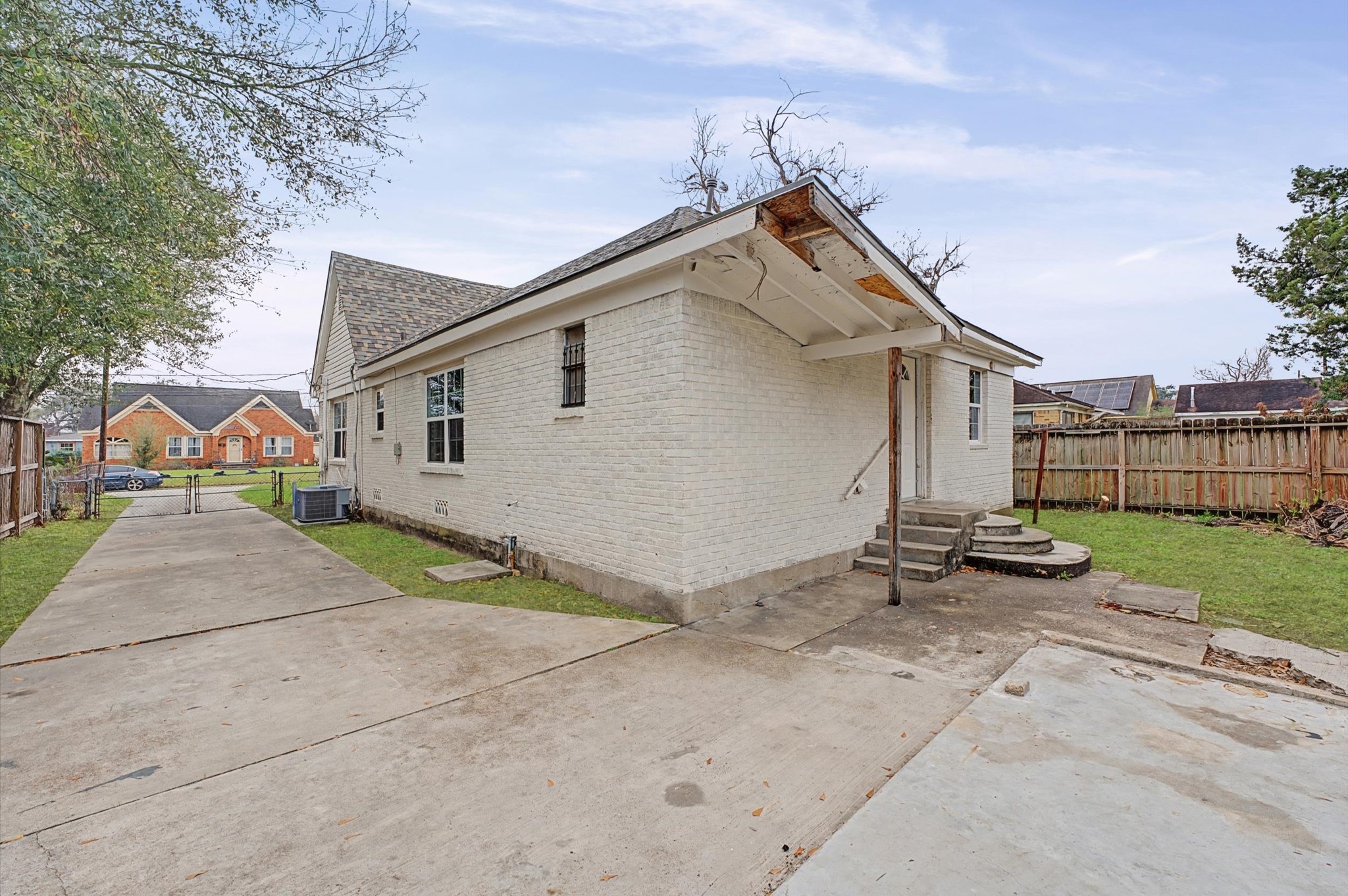 511 Joyce Street Houston, TX 77009 - Photo 16 of 17 a view of outdoor space and yard