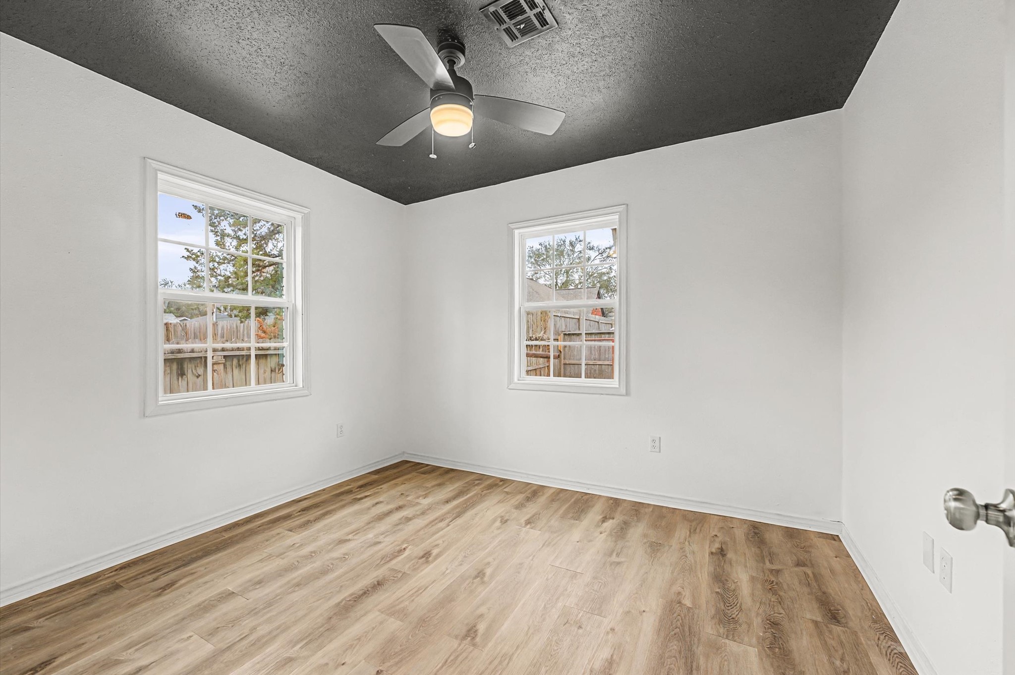 511 Joyce Street Houston, TX 77009 - Photo 9 of 17 a view of an empty room and window