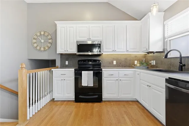 $335,000 | 834 North Juniper Court, Gardner, KS 66030