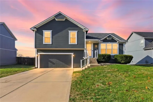 $335,000 | 834 North Juniper Court, Gardner, KS 66030