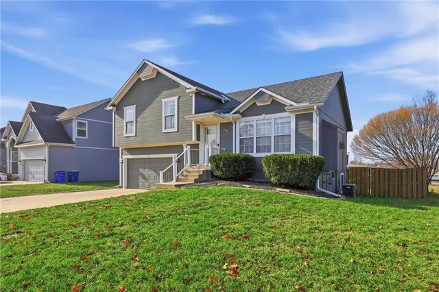 $335,000 | 834 North Juniper Court, Gardner, KS 66030