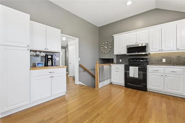 $335,000 | 834 North Juniper Court, Gardner, KS 66030