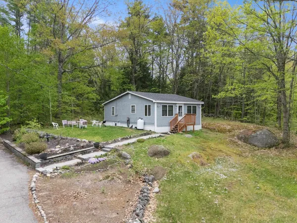 $350,000 | 25 Mayhew Turnpike, Hebron, NH 03241