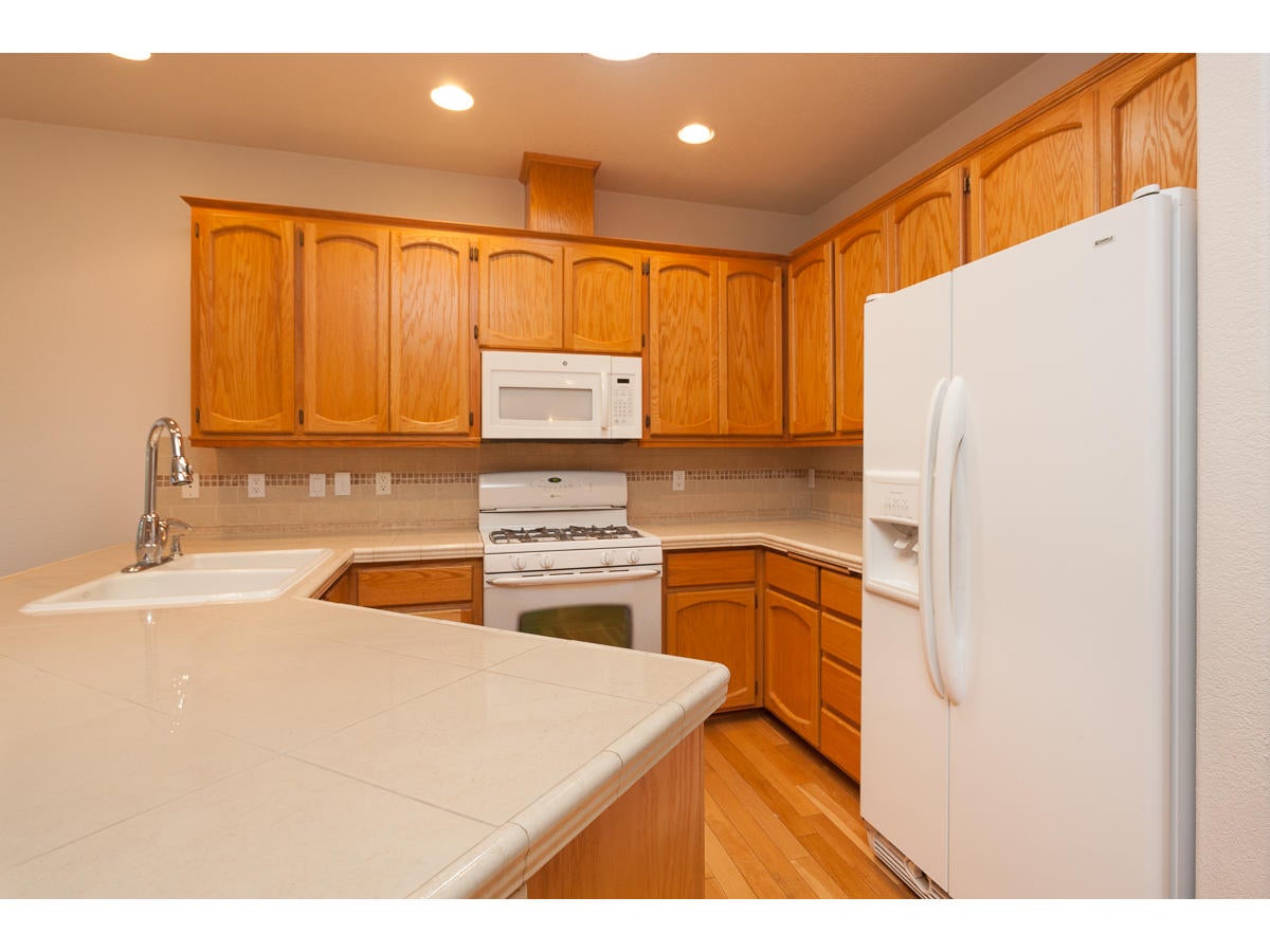 2398 Springbrook Road, Unit 10 Medford, OR 97504 - Photo 9 of 26 0009