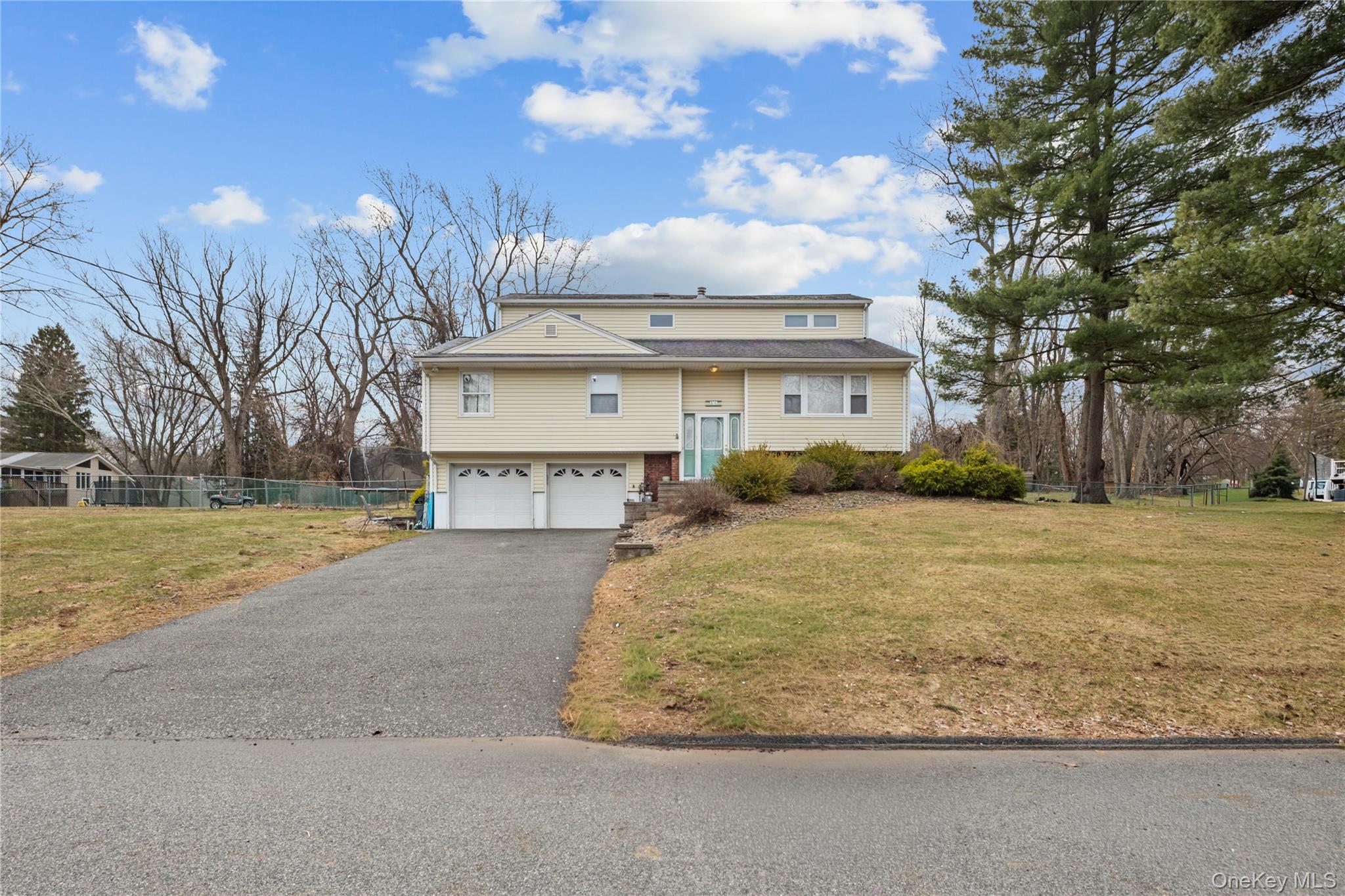 11 Castle Drive Chestnut Ridge, NY 10977 - Photo 1 of 32
