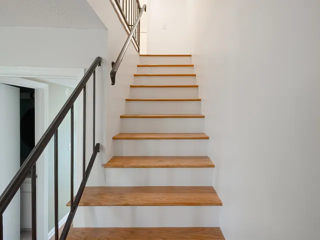 a view of utility room