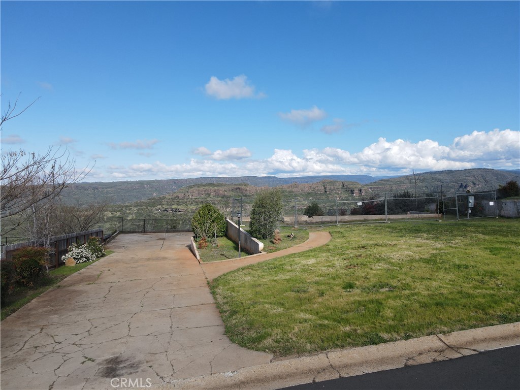 183 Valley Ridge Drive Paradise, CA 95969 - Photo 26 of 41 a view of a terrace with a garden