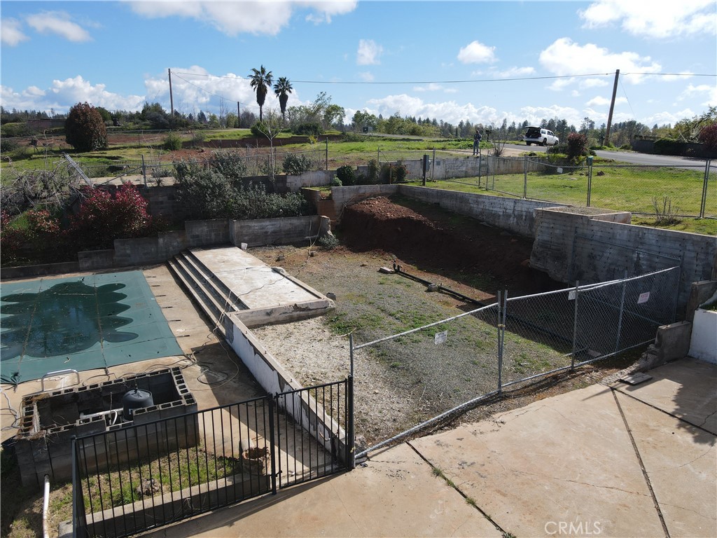 183 Valley Ridge Drive Paradise, CA 95969 - Photo 40 of 41 a view of a terrace with sitting area