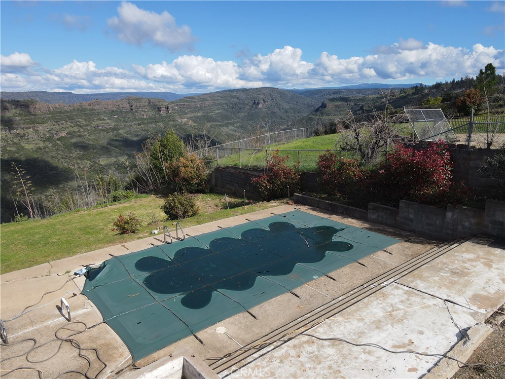 183 Valley Ridge Drive Paradise, CA 95969 - Photo 9 of 41 a view of a back yard of the house