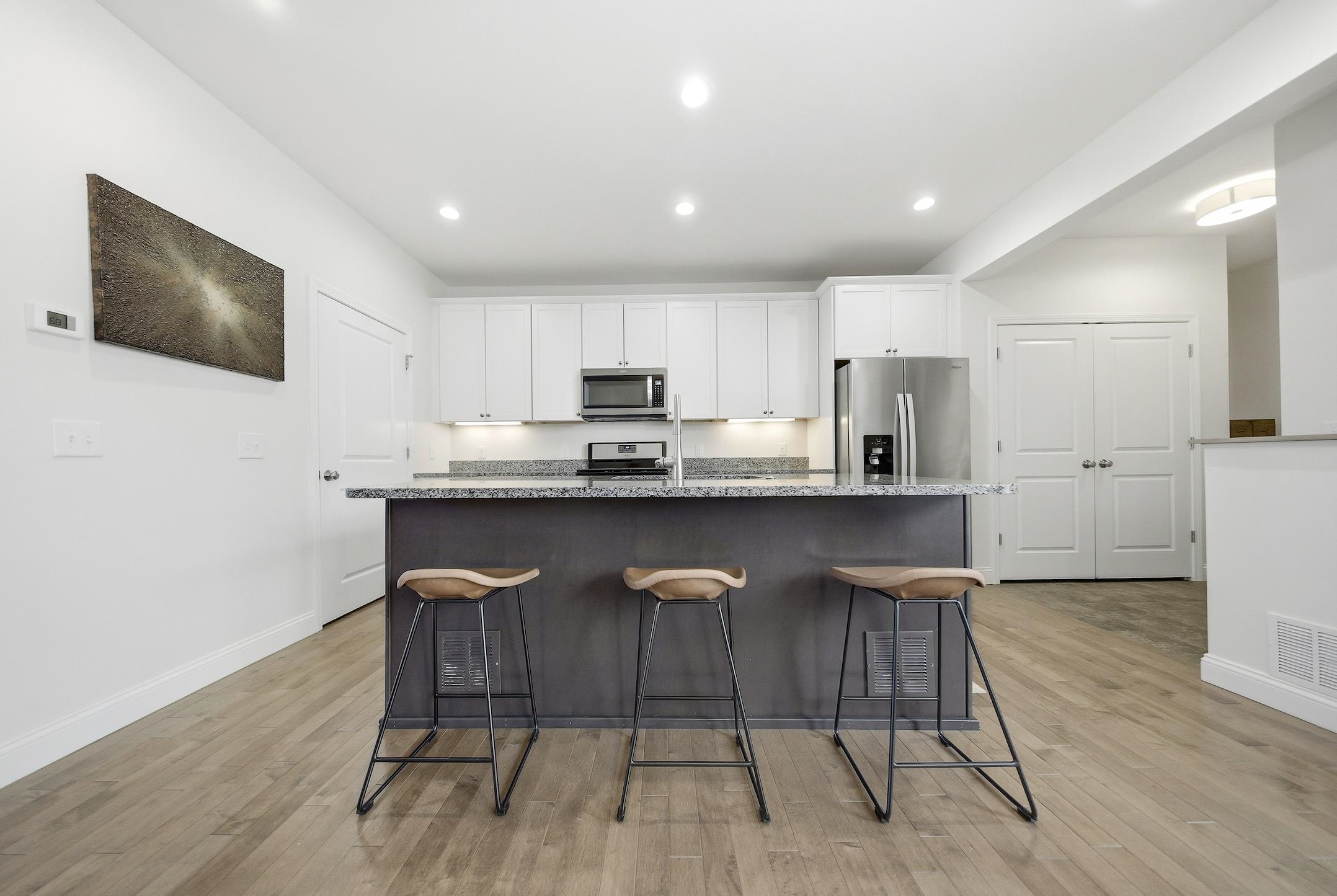 594 Zephyr Road Williston, VT 05495 - Photo 10 of 27