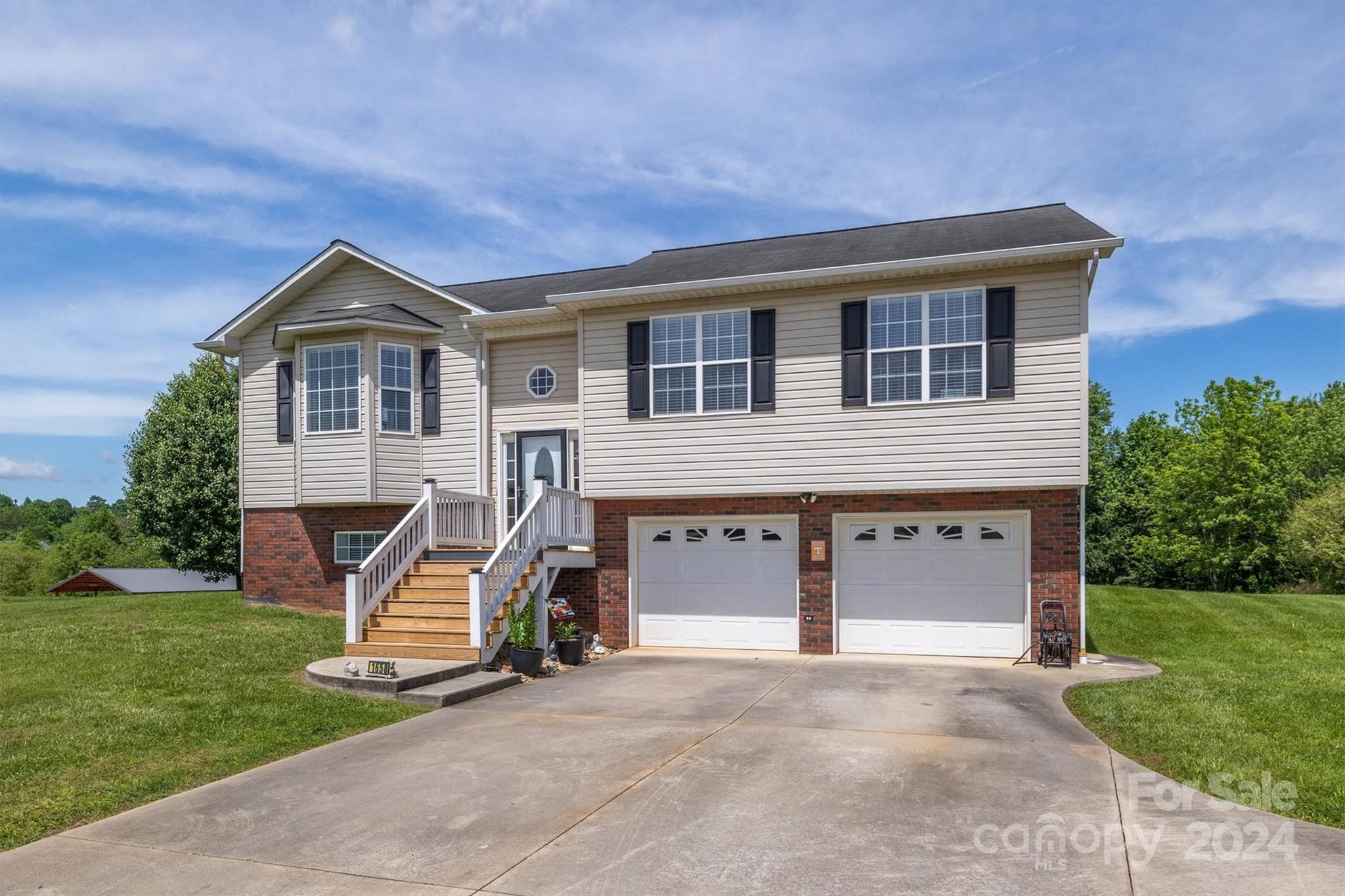 1658 Jamestown Road Morganton, NC 28655 - Photo 2 of 27 Gallery Image 2