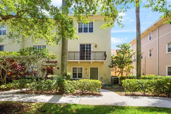 $530,000 | 888 University Boulevard, Jupiter, FL 33458