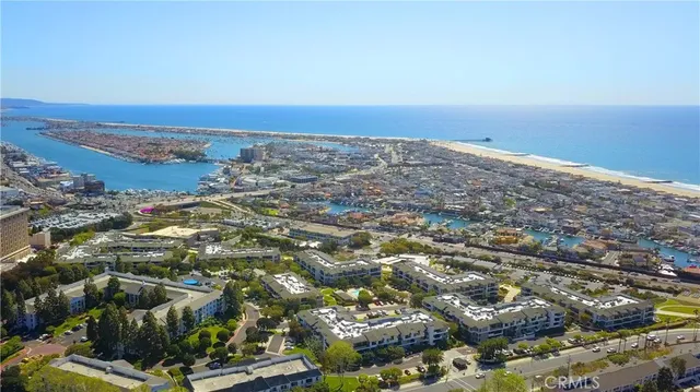 $3,300 | 260 Cagney Lane, Unit 112, Newport Beach, CA 92663