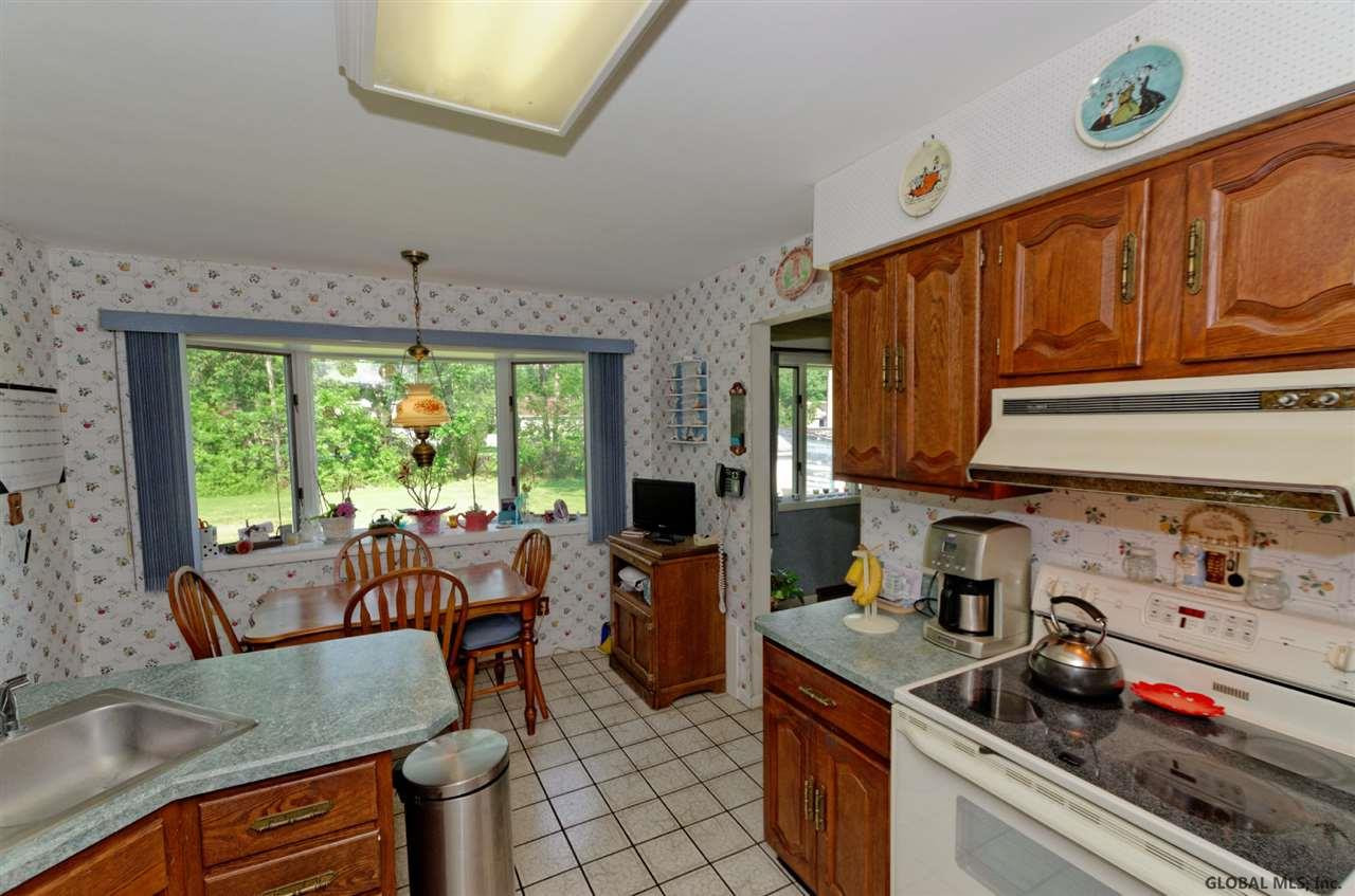 717 Pearse Road Niskayuna, NY 12309 - Photo 11 of 24 Photo 11
