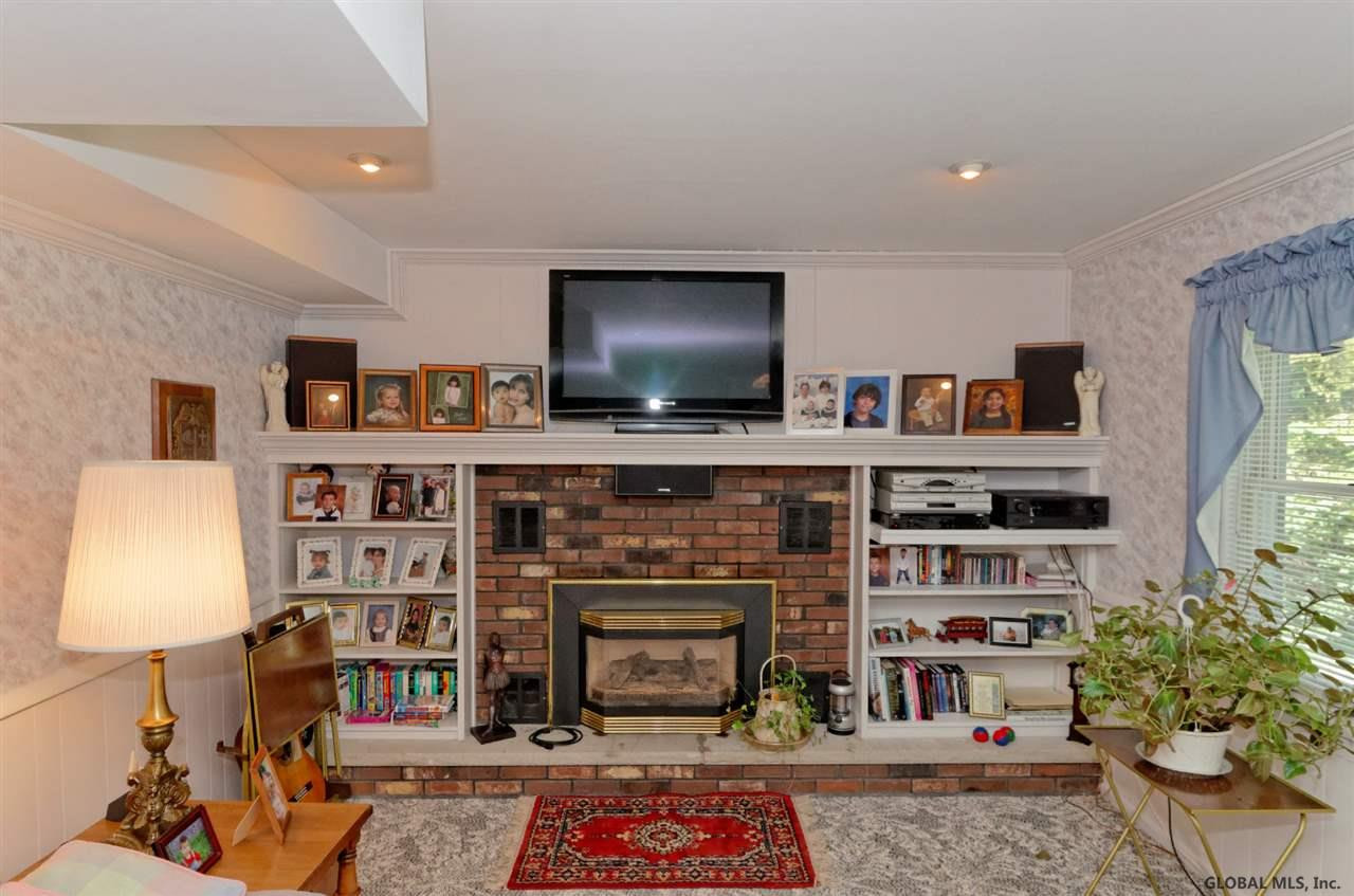717 Pearse Road Niskayuna, NY 12309 - Photo 14 of 24 Photo 14