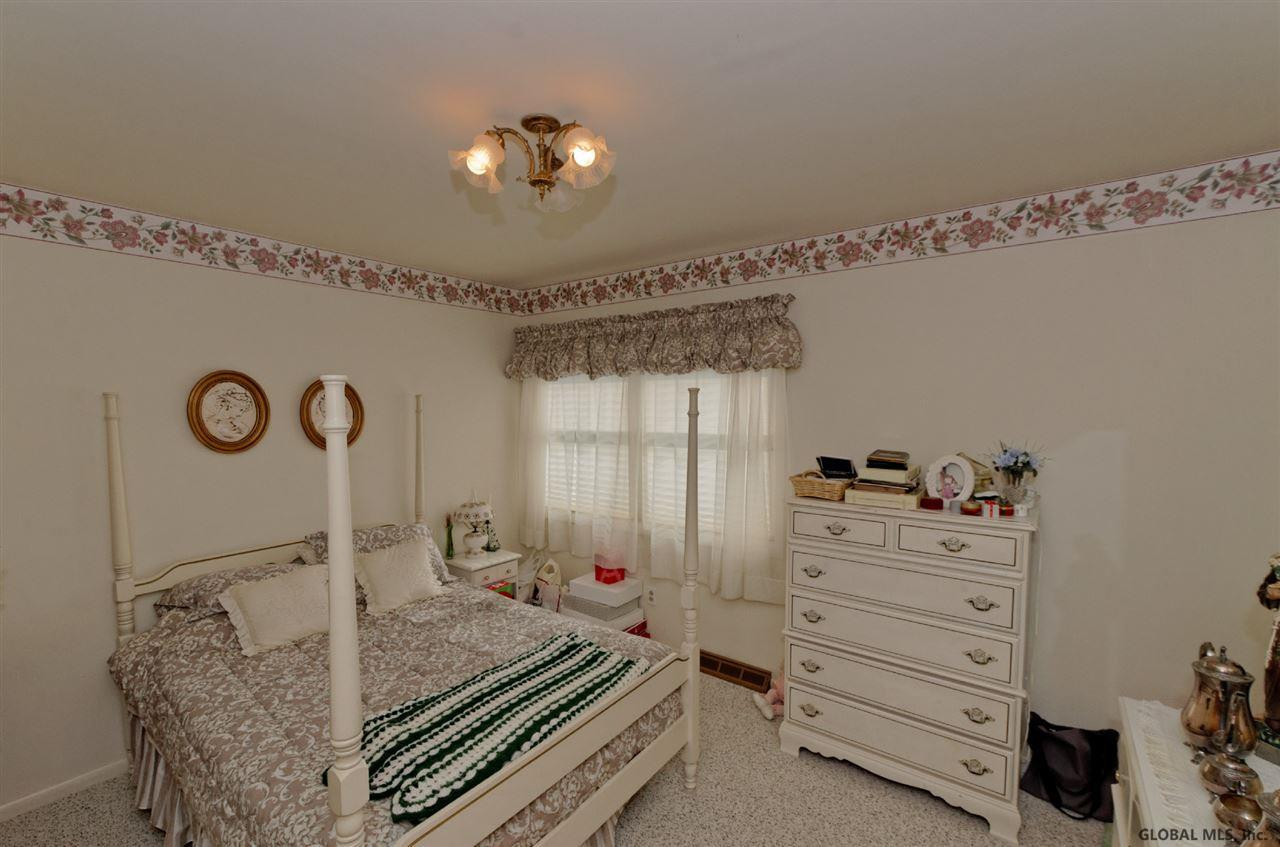 717 Pearse Road Niskayuna, NY 12309 - Photo 18 of 24 Photo 18