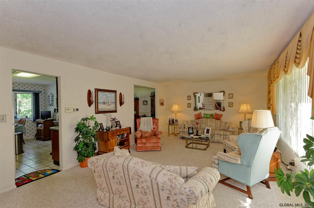 717 Pearse Road Niskayuna, NY 12309 - Photo 6 of 24 Photo 6