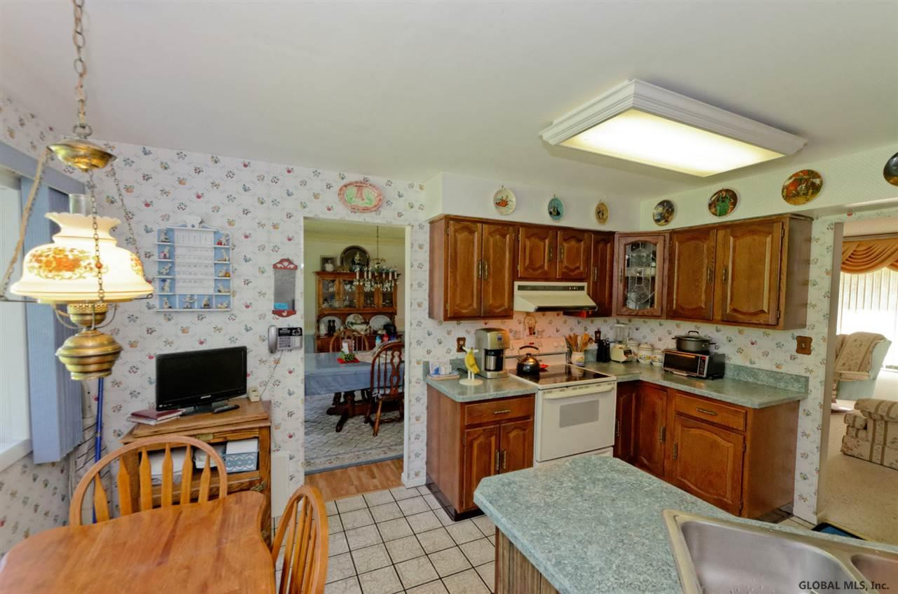 717 Pearse Road Niskayuna, NY 12309 - Photo 9 of 24 Photo 9