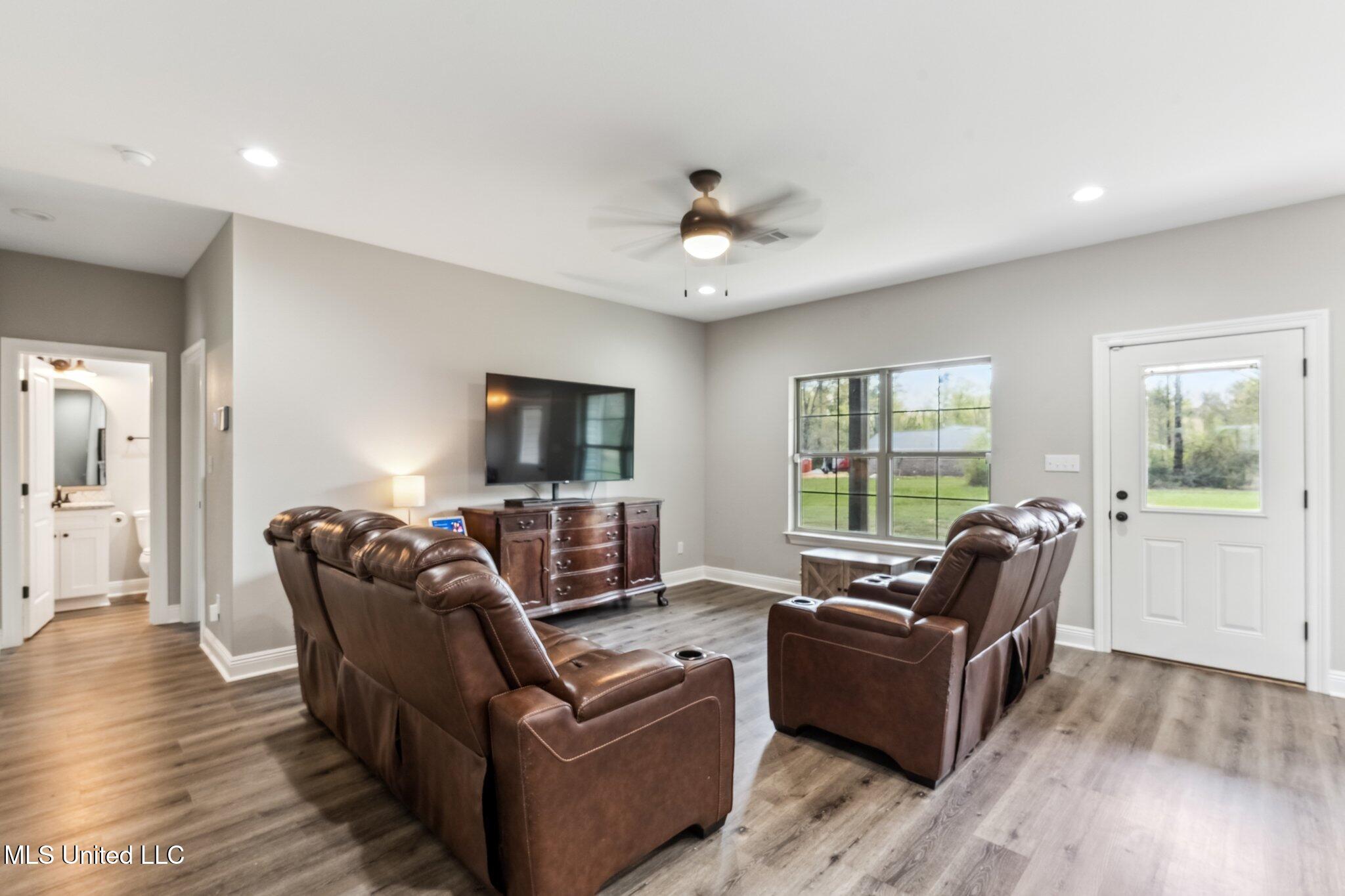 11 Hammock Road Carriere, MS 39426 - Photo 2 of 16 001