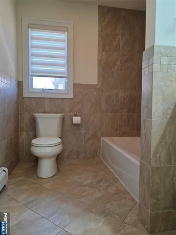 $5,200 | 25 East Edsall Avenue, Unit A, Palisades Park, NJ 07650