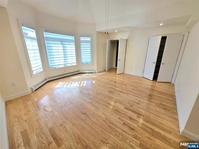 $5,200 | 25 East Edsall Avenue, Unit A, Palisades Park, NJ 07650