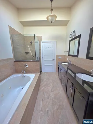 $5,200 | 25 East Edsall Avenue, Unit A, Palisades Park, NJ 07650