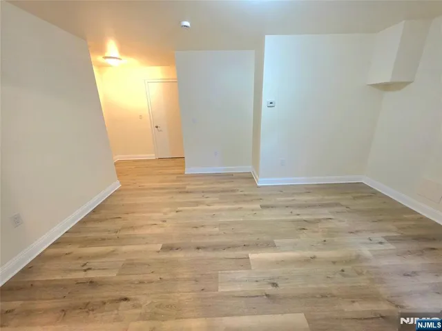 $5,200 | 25 East Edsall Avenue, Unit A, Palisades Park, NJ 07650