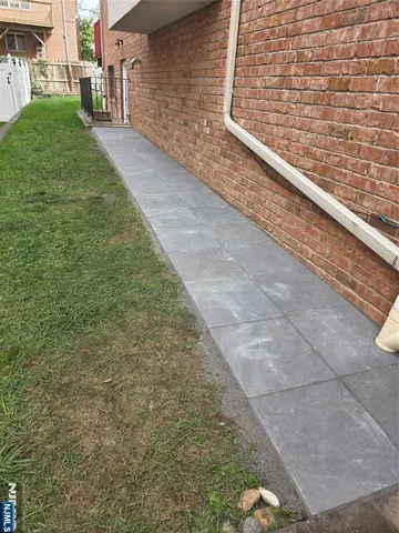 $5,200 | 25 East Edsall Avenue, Unit A, Palisades Park, NJ 07650