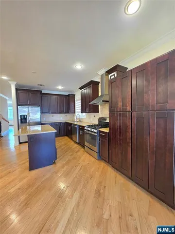 $5,200 | 25 East Edsall Avenue, Unit A, Palisades Park, NJ 07650