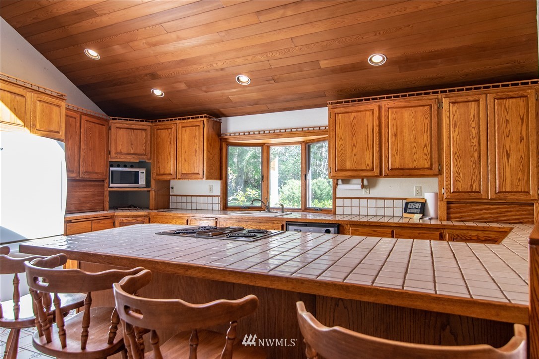 1653 Township Line Road Port Angeles, WA 98362 - Photo 15 of 25