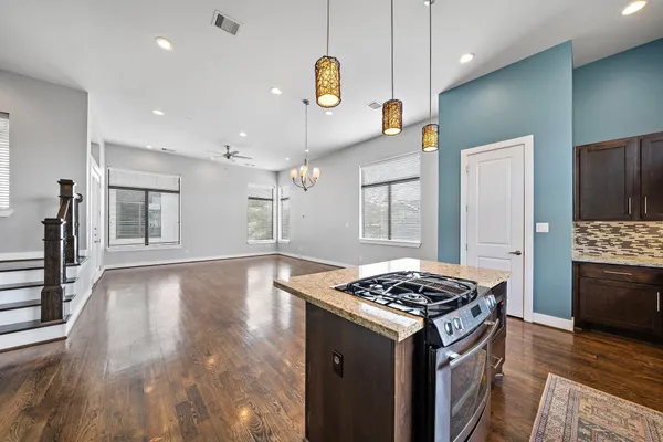 $3,200 | 714 East 20th Street, Unit E, Houston, TX 77008
