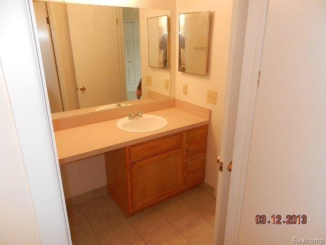 1502 Hidden Valley Lane Rochester, MI 48306 - Photo 16 of 22 DSCN1580.JPG
