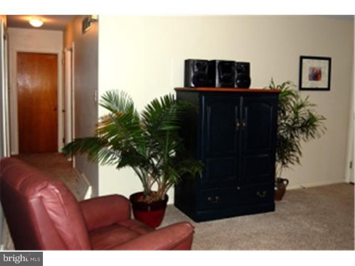1591 Nathaniel Mitchell Road Dover, DE 19904 - Photo 4 of 9 Family Room