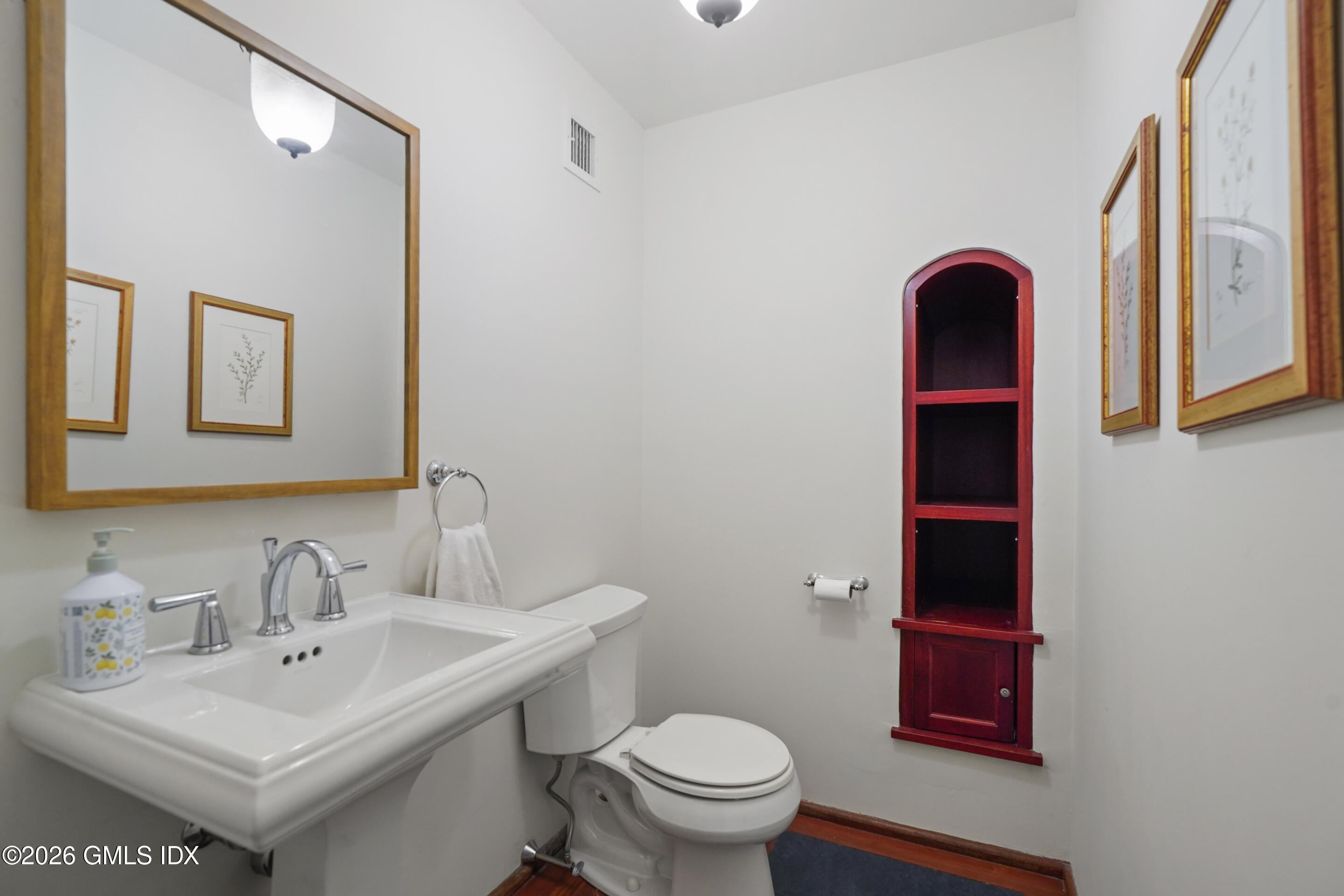 2 Wahneta Road Old Greenwich, CT 06870 - Photo 10 of 30 DSC03178