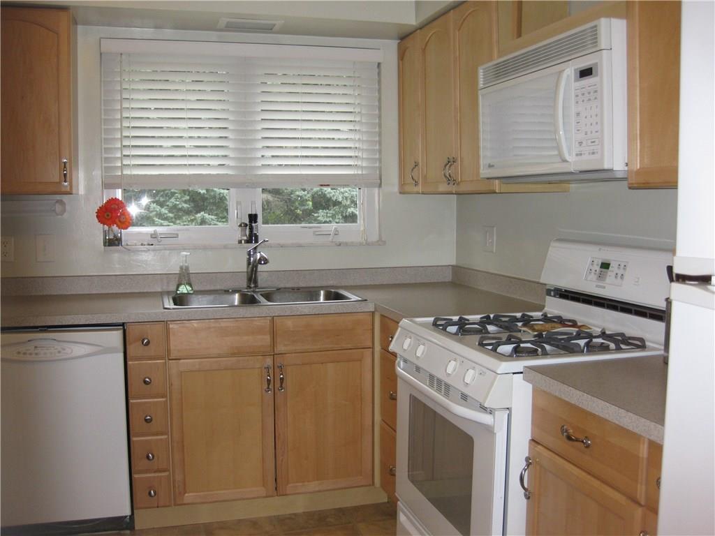 8478 Ridgemont Road Pittsburgh, PA 15237 - Photo 6 of 15 Gallery Image 6