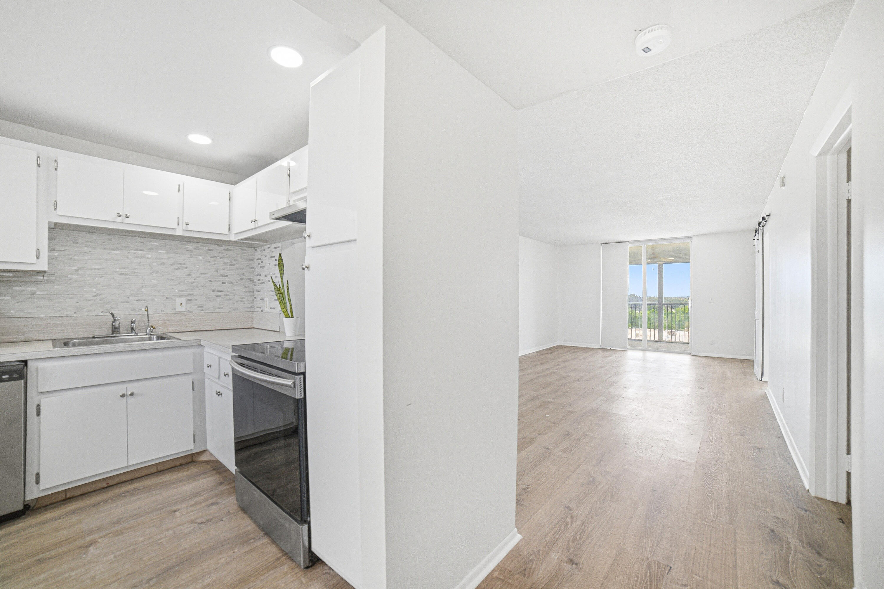 5700 Northwest 2nd Avenue, Unit 705 Boca Raton, FL 33487 - Photo 5 of 26 Entrance