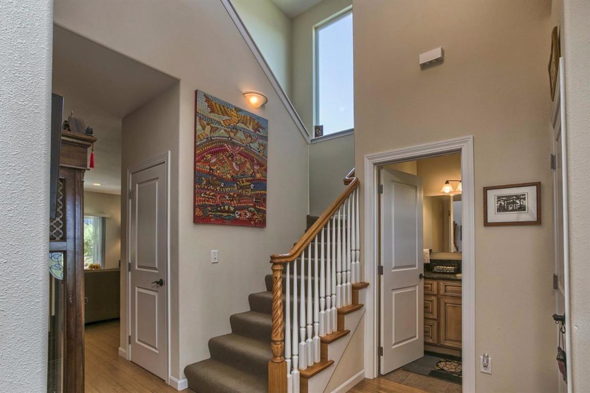 730 South Valley View Road Ashland, OR 97520 - Photo 9 of 34 9