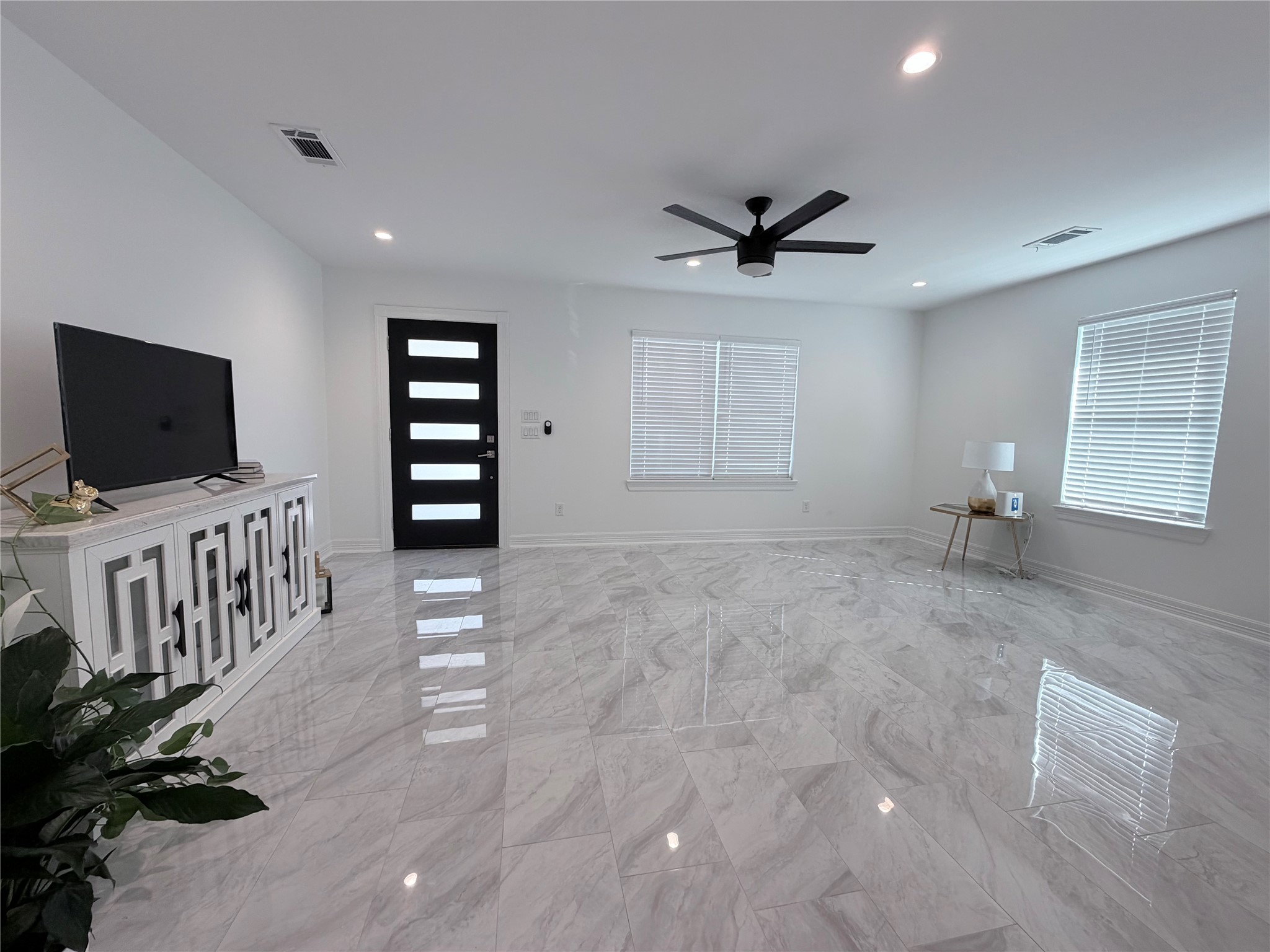 4501 Hirsch Road Houston, TX 77026 - Photo 24 of 30 a view of a livingroom with furniture