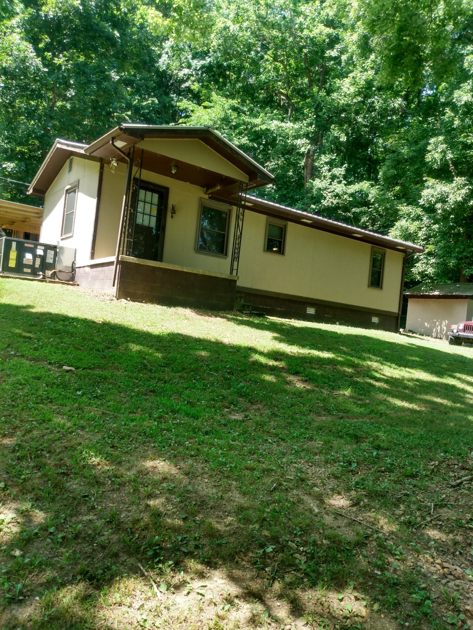 6168 Bakerville Road Waverly, TN 37185 - Photo 3 of 24 Gallery Image 3