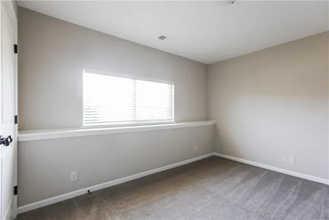 $2,405 | 1405 Northwest High View Drive, Grain Valley, MO 64029