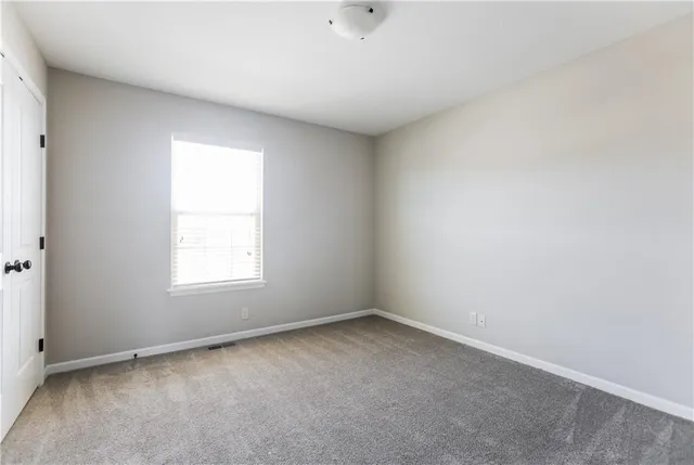 $2,405 | 1405 Northwest High View Drive, Grain Valley, MO 64029