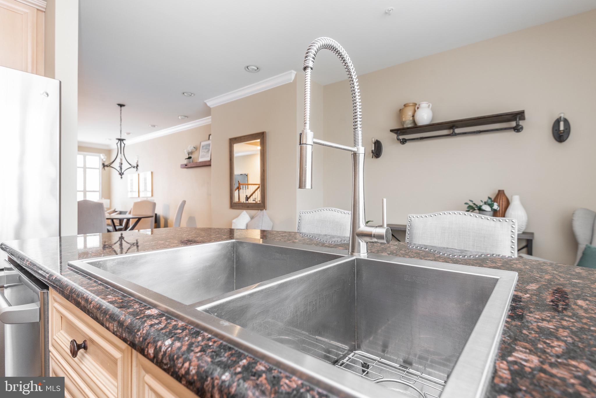 12096 Kinsley Place Reston, VA 20190 - Photo 11 of 28 Large island and sink