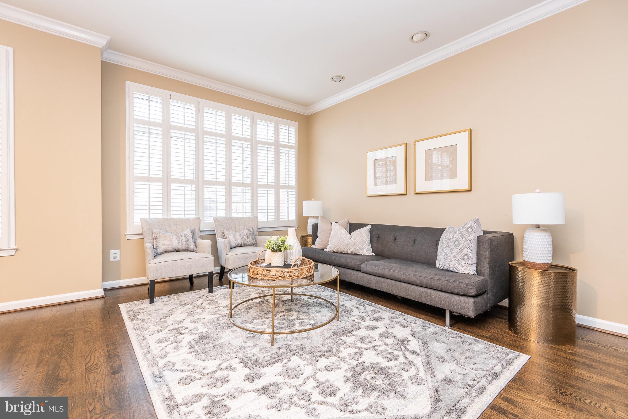 12096 Kinsley Place Reston, VA 20190 - Photo 14 of 28 Beautiful living room