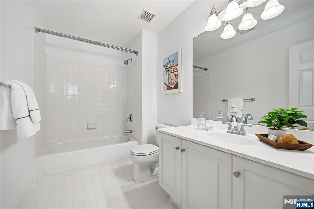 90 Glen Rock Road, Unit 116 Cedar Grove, NJ 07009 - Photo 33 of 49