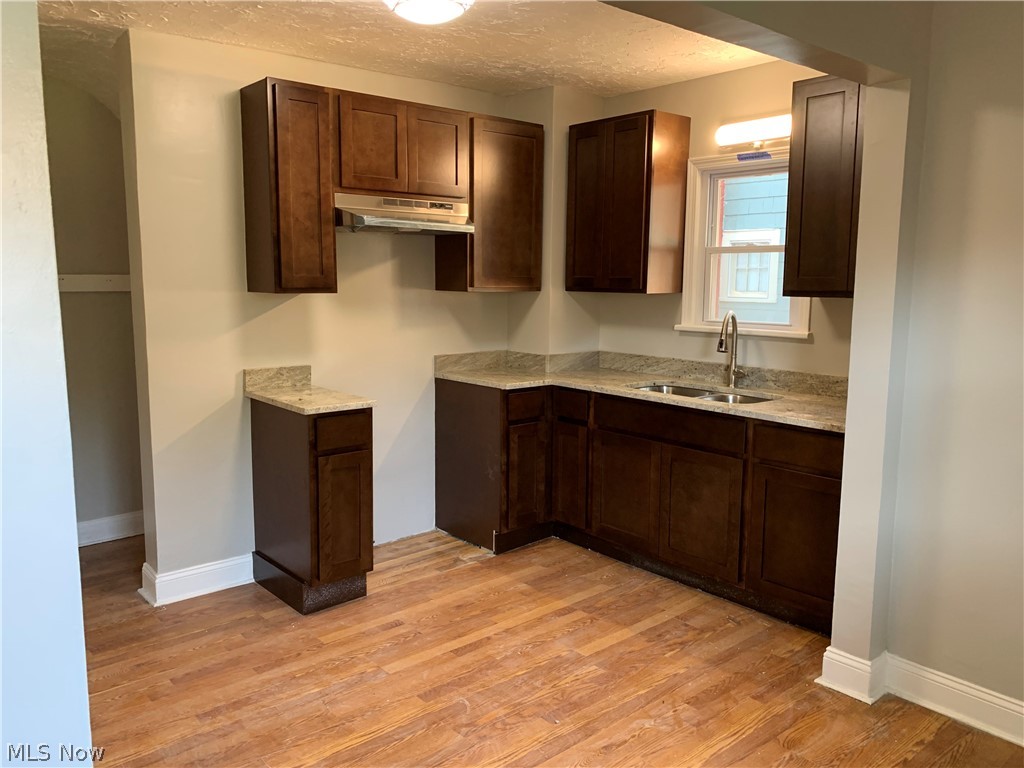 3390 Sylvanhurst Road Cleveland Heights, OH 44112 - Photo 5 of 16
