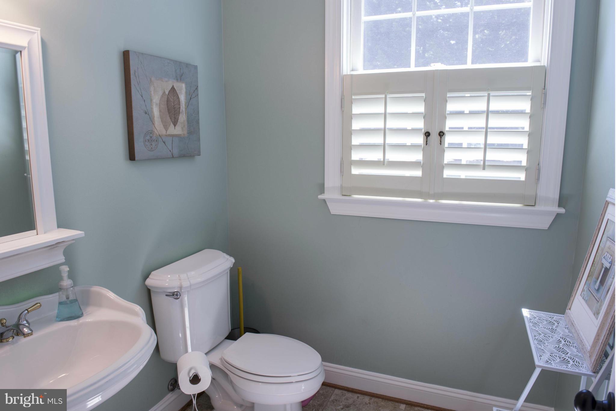 3555 Old Trail Road Edgewater, MD 21037 - Photo 12 of 30 Shared bath but separate sinks