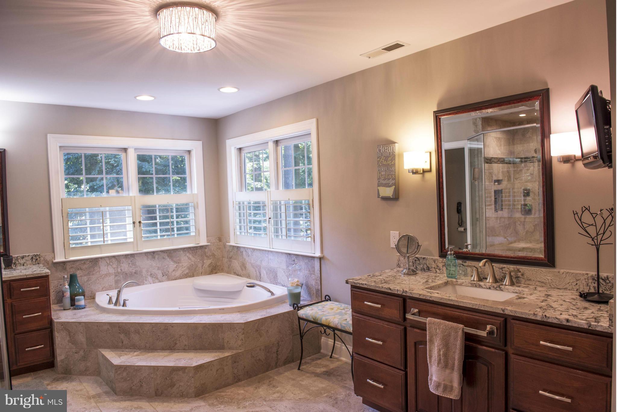 3555 Old Trail Road Edgewater, MD 21037 - Photo 15 of 30 Luxurious Master...