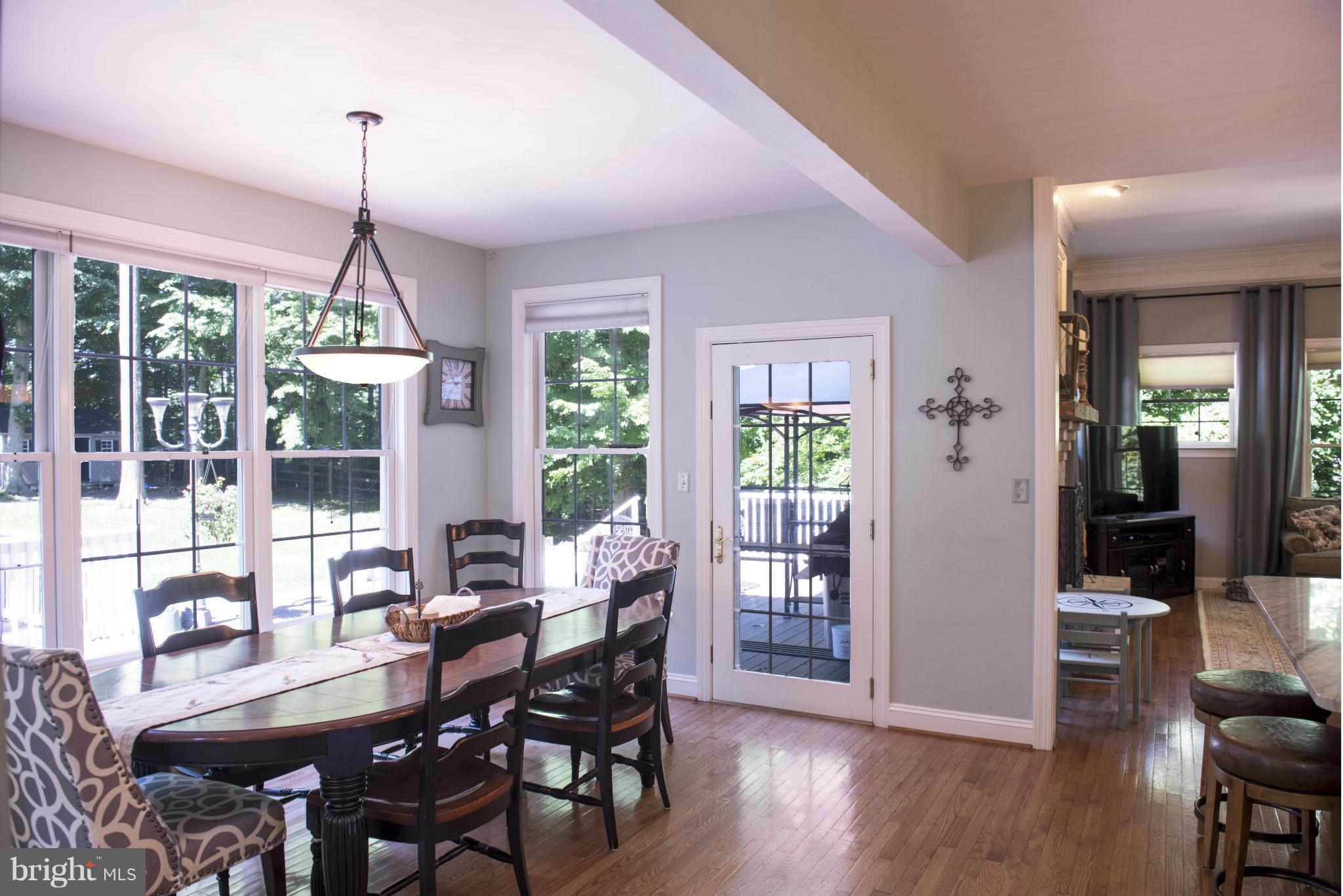 3555 Old Trail Road Edgewater, MD 21037 - Photo 7 of 30 Enjoy eating overlooking the private yard