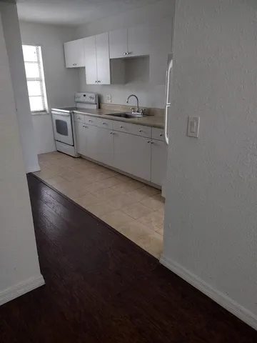 $1,425 | 1021 Southeast Monterey Road, Unit A40, Stuart, FL 34994